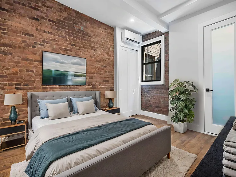 120 Christopher St #15 — Photo 3