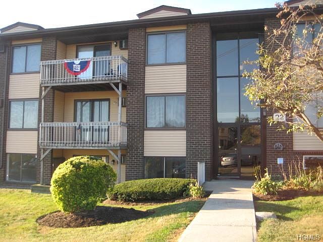 1st image of 221 Country Club Ln #221