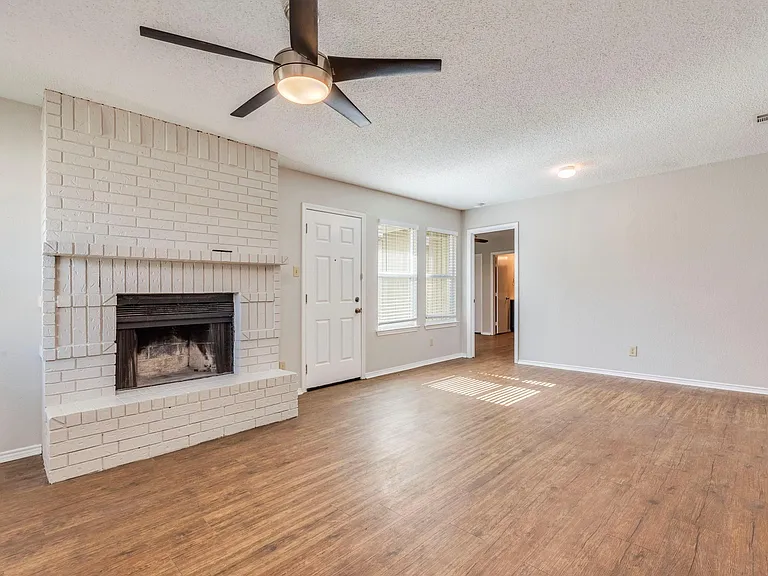 1110 Hyridge St — Photo 1