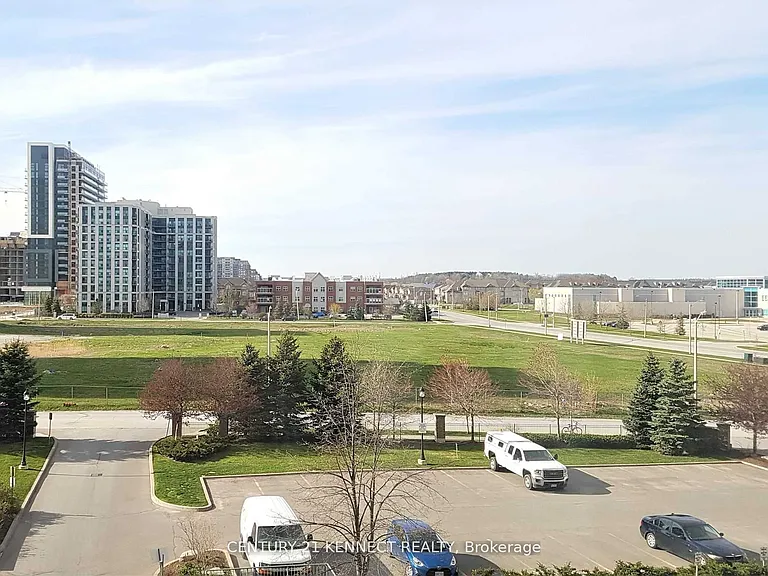 23 Oneida Cres #411 — Photo 2