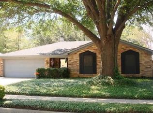 1712 Brookhaven Cir, Bedford, TX 76022