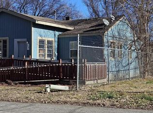 516 N 7th St, Lawrence, KS 66044