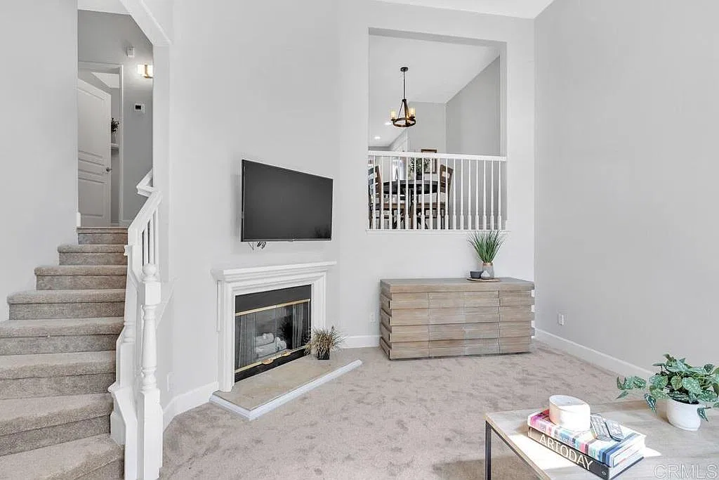 3 bed, 2.5 bath, 1444 sqft, $4,200 — Photo 4