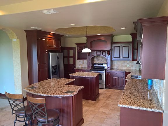 3rd image of 2700 Woods Dr S