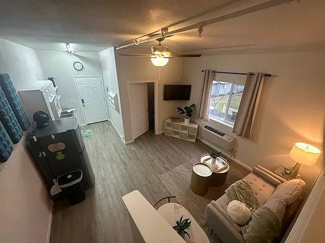 702 S 48th Ave — Photo 27
