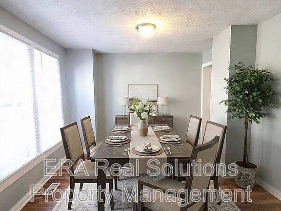 2nd image of 2540 Parkwood Ave
