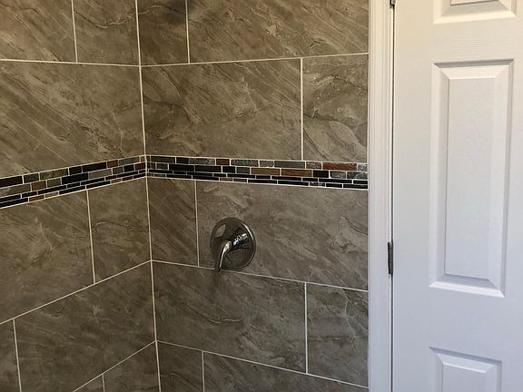 4th image of 2064 E Auburn St #1