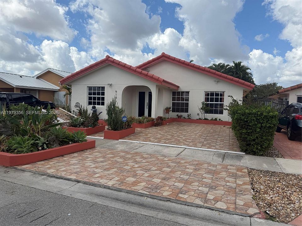 1st image of 910 SW 140th Ave