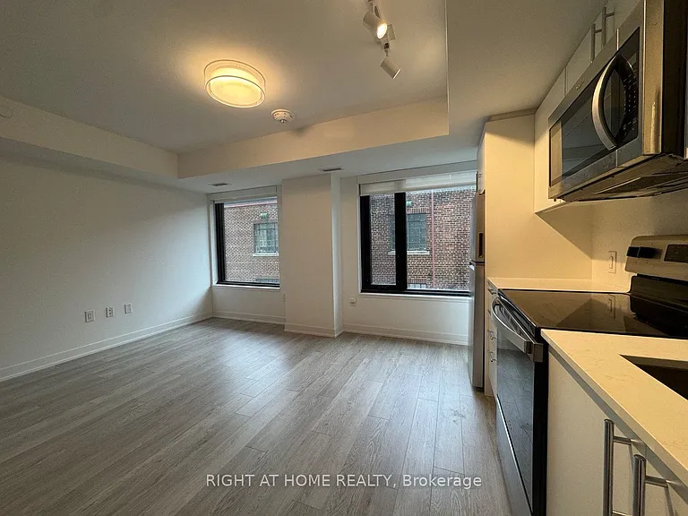 3 Strathgowan Ave #224 — Photo 3