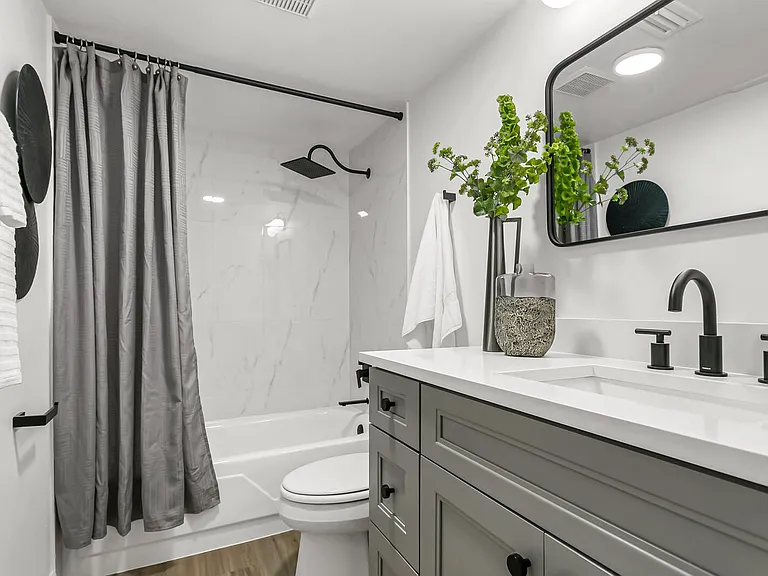 Soho Apartments — Photo 19