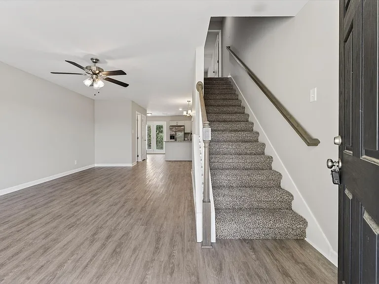 645 Stowe Ct #C — Photo 8