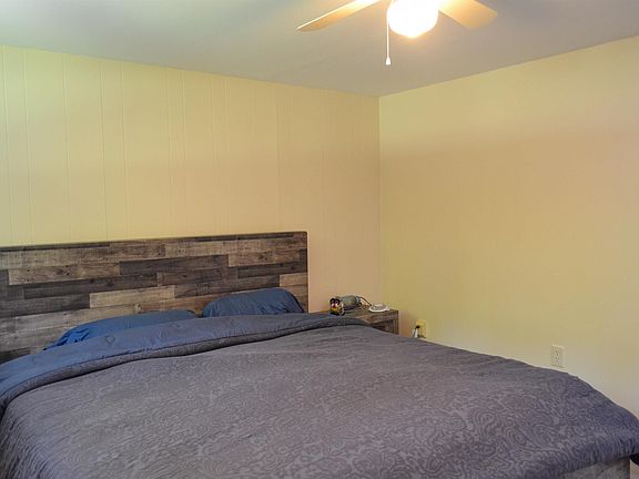 5th image of 5216 E Shore Dr NE