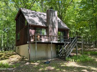489 Westcolang Rd, Hawley, PA 18428