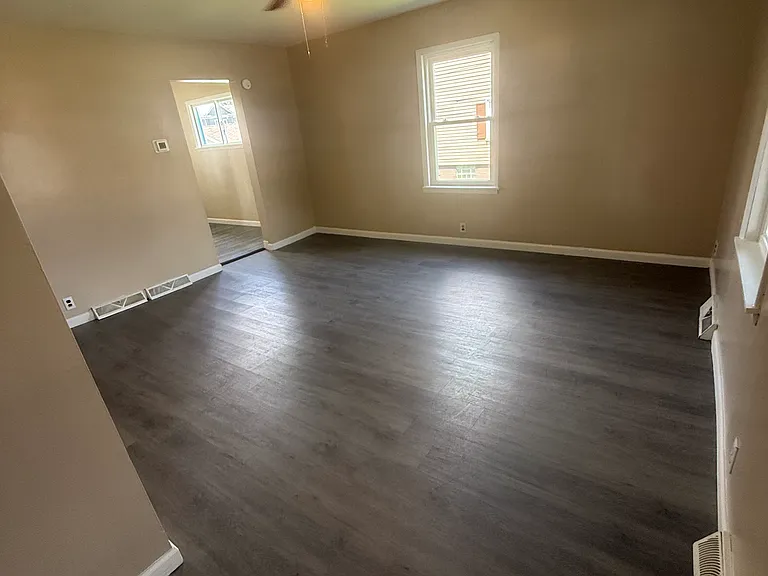 909 Parriott Ave — Photo 4