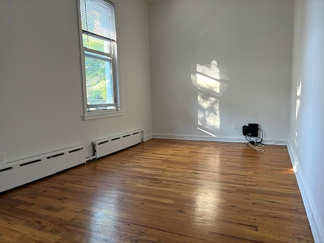 2nd image of 2135 41st St APT B4