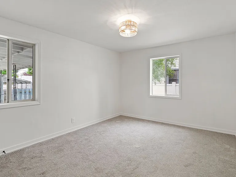 2521 W Sanson Ave — Photo 12