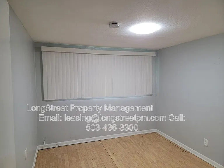 350 SE Lilly Ave #4 — Photo 11