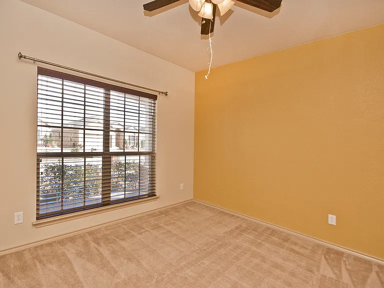 3205 Buckthorn Ln — Photo 11