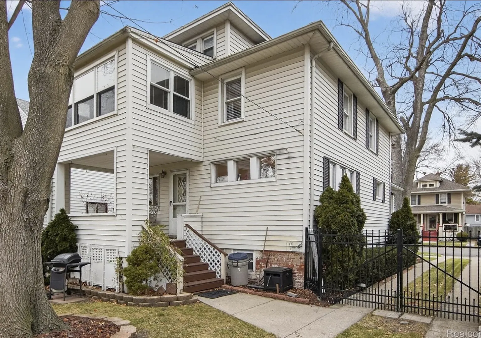 Welcome to our peaceful, centrally located vintage home in Wyandotte! — Photo 2