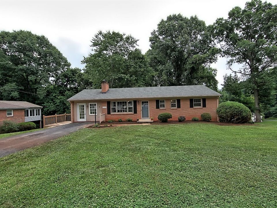 1st image of 696 Jefferson Dr