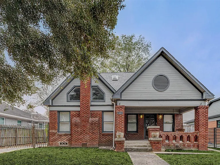 2410 Cleburne St — Photo 2