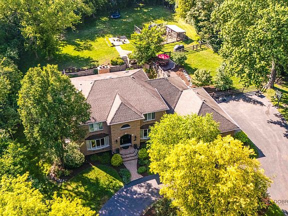 3rd image of 4525 Red Oak Ln