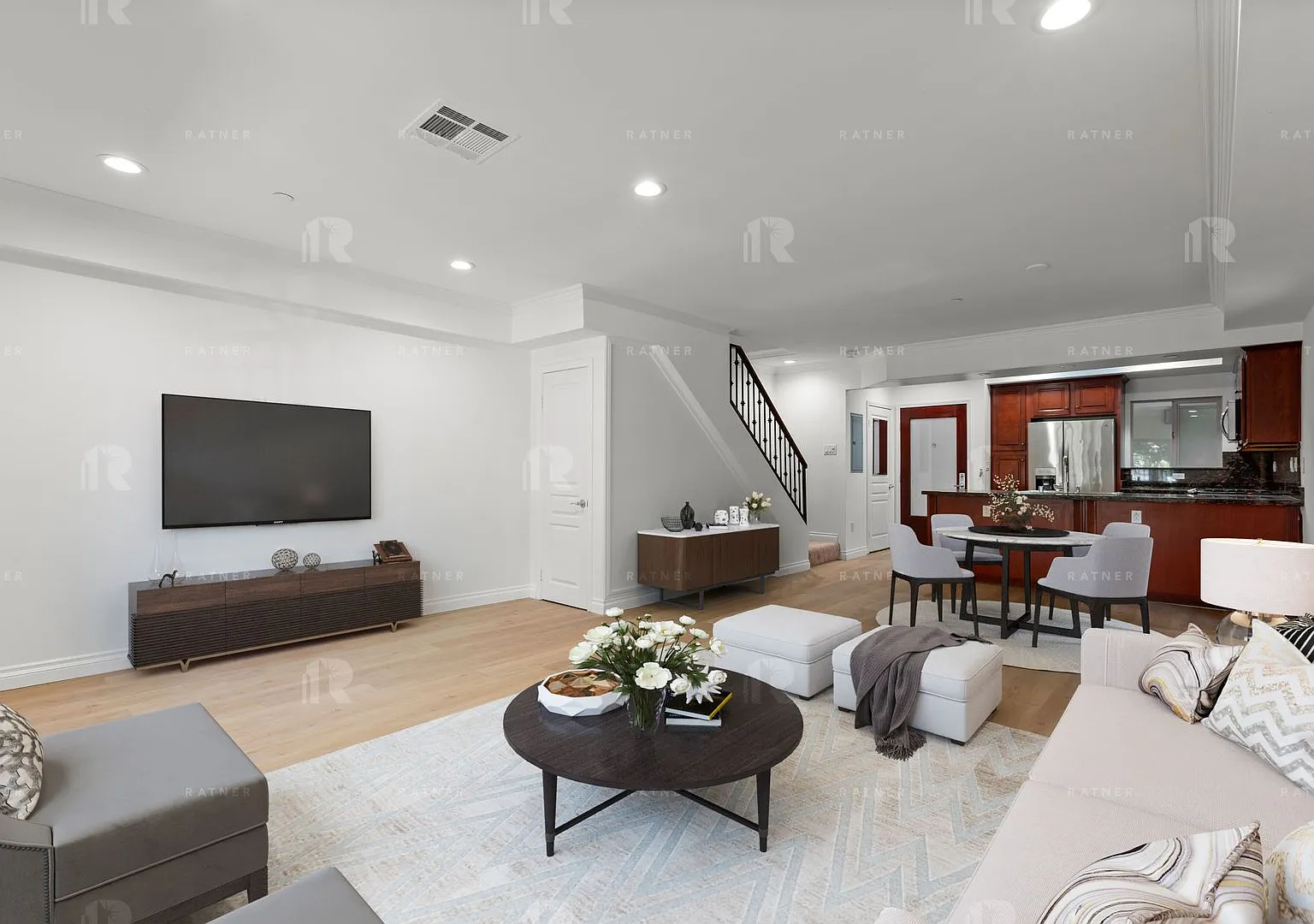 (An/Ti/Yo:A) 5056 Laurel Canyon Blvd — Photo 2