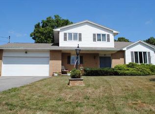 67 Eagle Rock Dr, Rochester, NY 14609