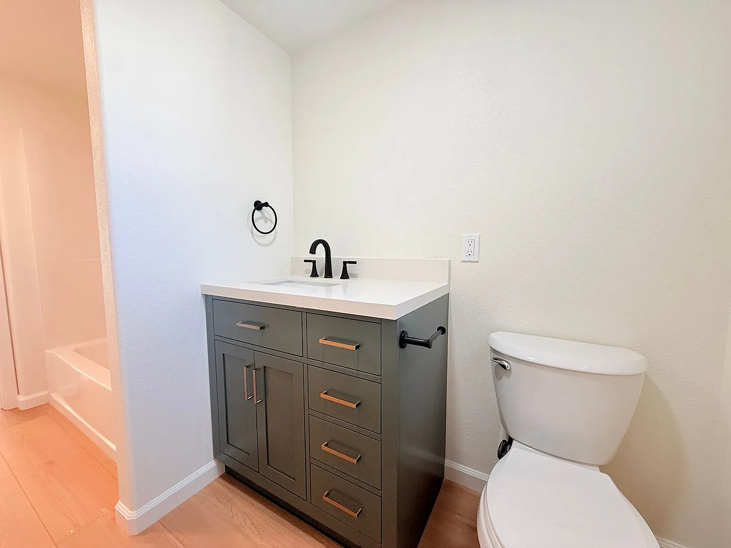 4168 Woodland St — Photo 3