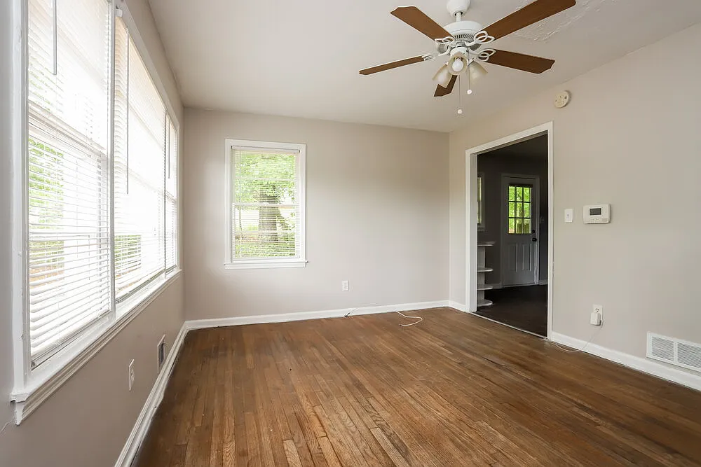3 bed, 1.0 bath, 1220 sqft, $1,745 — Photo 3