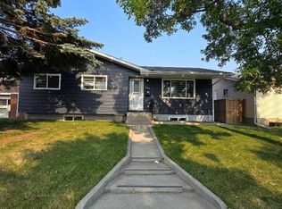 327 W Rundleview Dr NE, Calgary, AB T1Y1H9