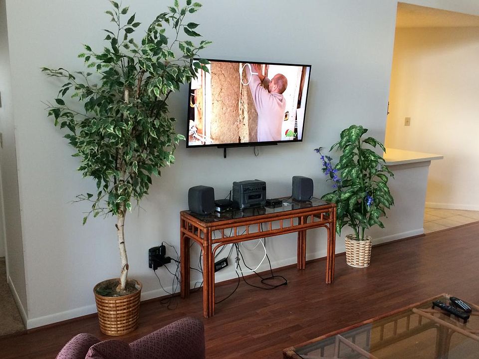 1st image of 4004 Atrium Dr