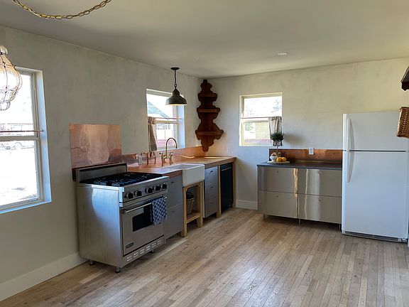 3rd image of 1886 E Siggard Dr