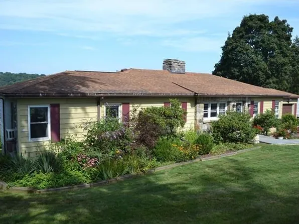 34 Seminary Hill Rd, Carmel, NY 10512