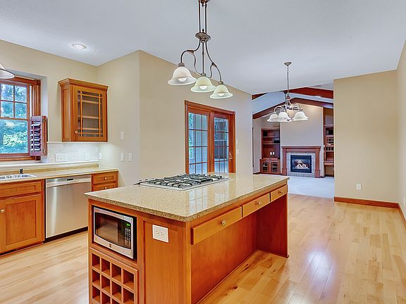 4th image of 2429 Tiffany Ct