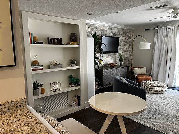 2nd image of 440 Park Ave APT R