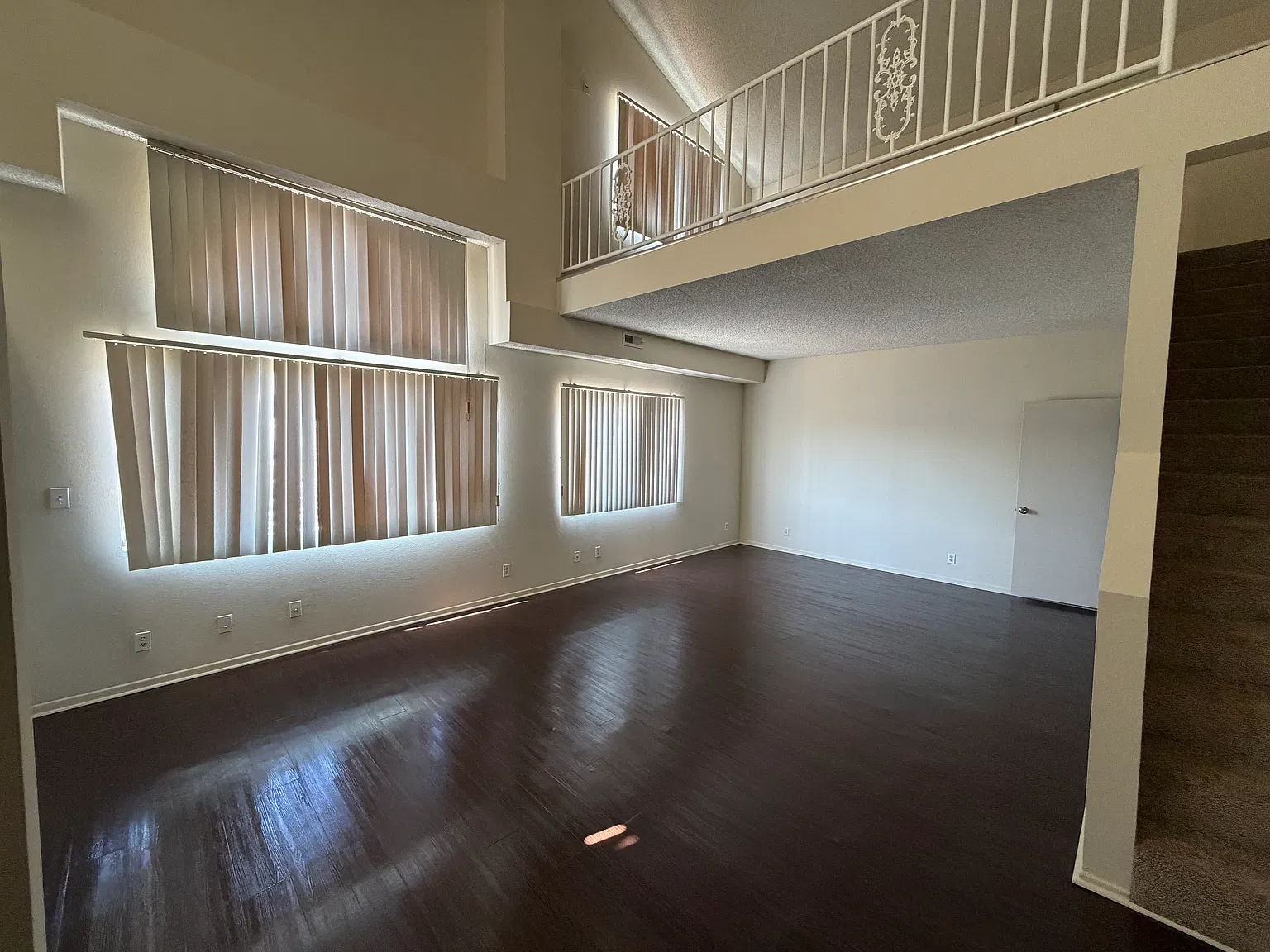 Studio, 850 sqft, $1,995 — Photo 2