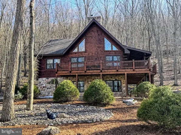 424 Tuscarora Dr W, Hazleton, PA 18202