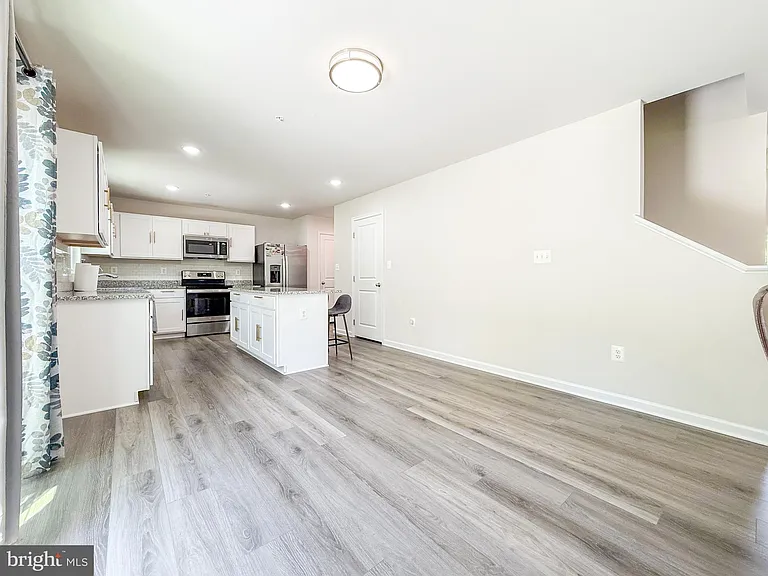 91 Goldspire Dr — Photo 12