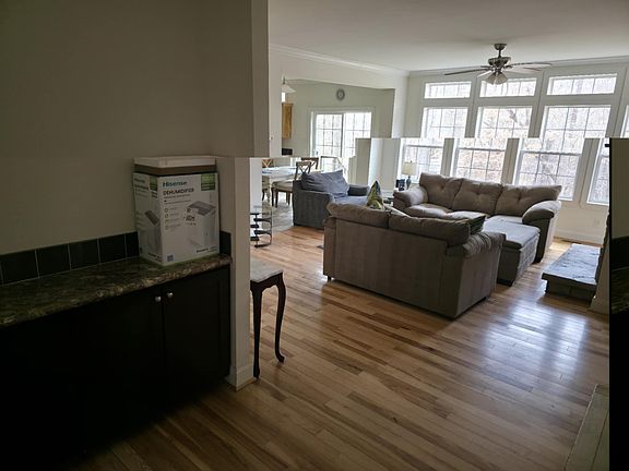 Foyer to main living area