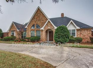1015 Clinton St, Carrollton, TX 75007
