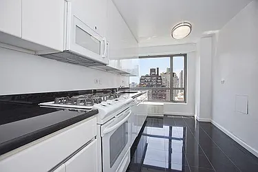 Rented by Siderow Residential Group