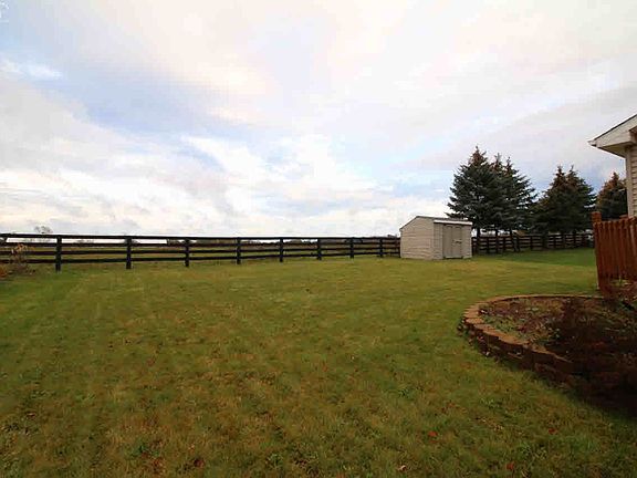 3rd image of 3055 Blue Grass Ln