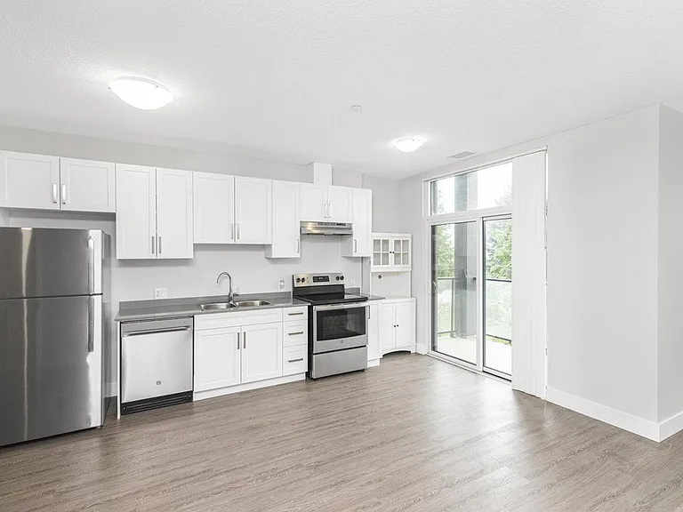 1180 Nellis St — Photo 1