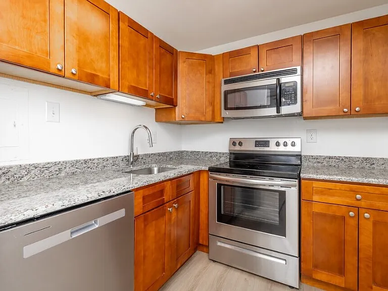 Garner House Apartments — Photo 2