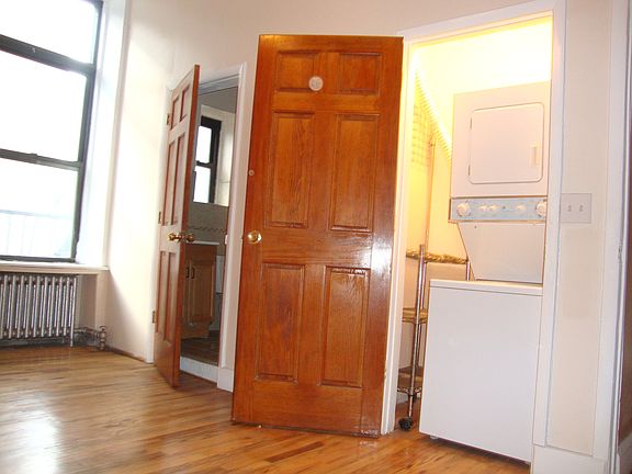 2nd image of 301 W 55th St APT 3