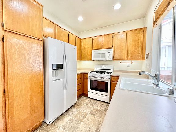2nd image of 8281 Gold Coast Dr Unit 5