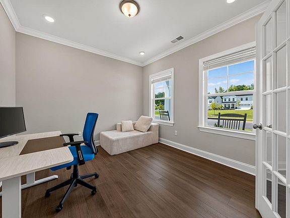 5th image of 621 Bronco Cir