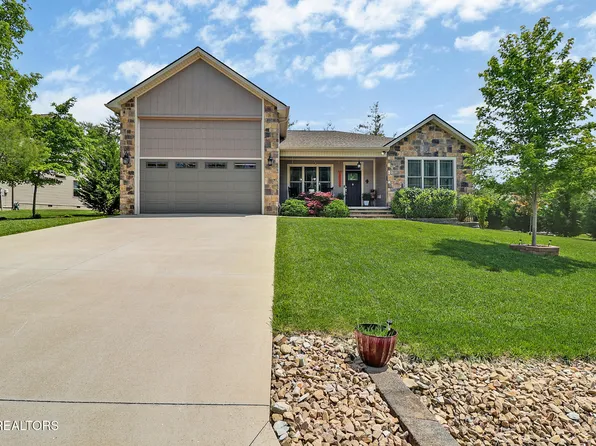 213 Forest Hill Dr, Crossville, TN 38558