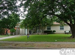 2811 Hillglenn Rd, Dallas, TX 75228